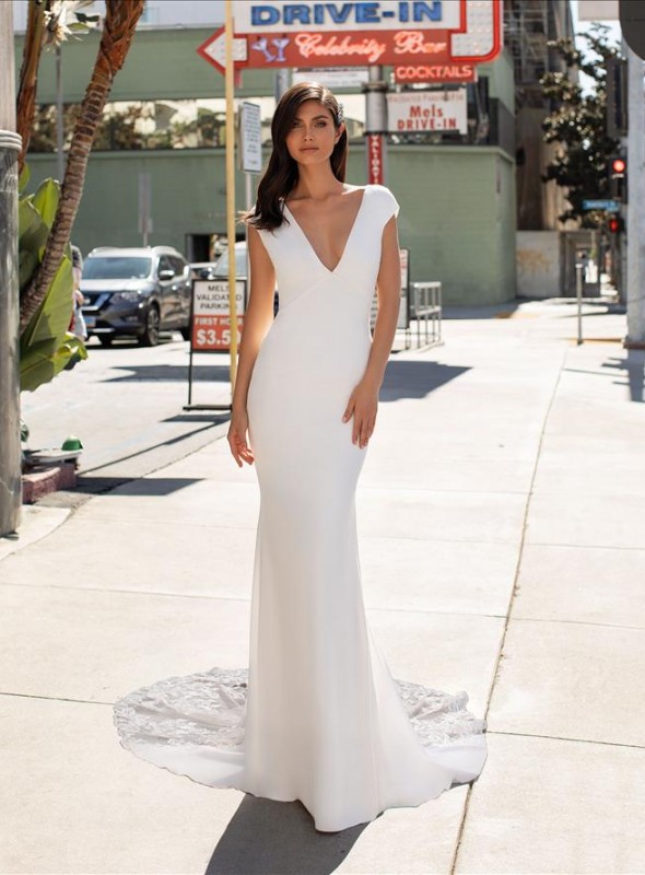 pronovias peters