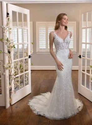 Lace wedding dress in the sale
